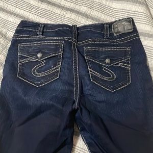 Silver brand Suki dark wash skinny jeans